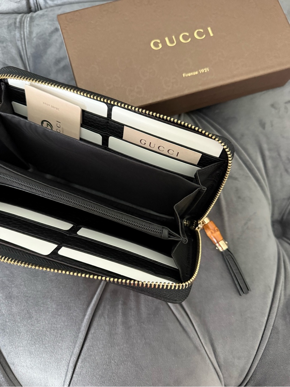 Gucci zip-around  Wallet with signature green-red-green web stripe and tassel - Picture 4 of 7